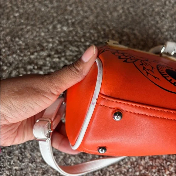 VINTAGE Von Dutch Orange and White Women's Bag!! - Picture 6 of 7